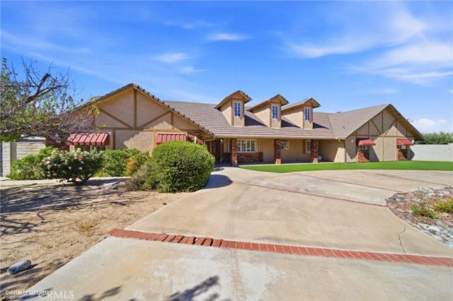 19670 Tonkawan Road, Apple Valley, CA 92307