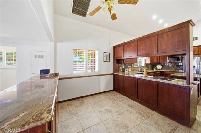 19670 Tonkawan Road, Apple Valley, CA 92307