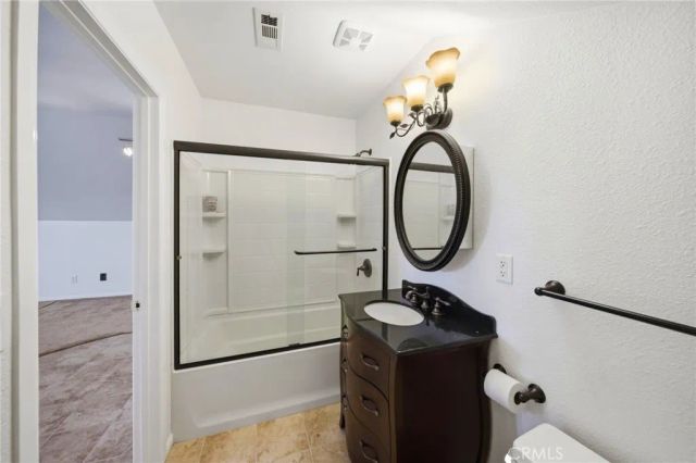 19670 Tonkawan Road, Apple Valley, CA 92307