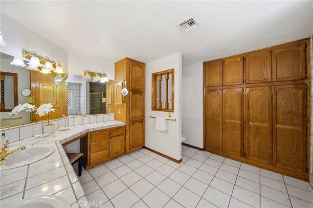 19670 Tonkawan Road, Apple Valley, CA 92307