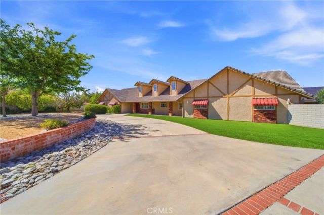 19670 Tonkawan Road, Apple Valley, CA 92307