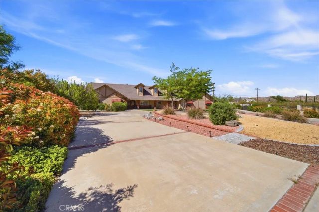 19670 Tonkawan Road, Apple Valley, CA 92307