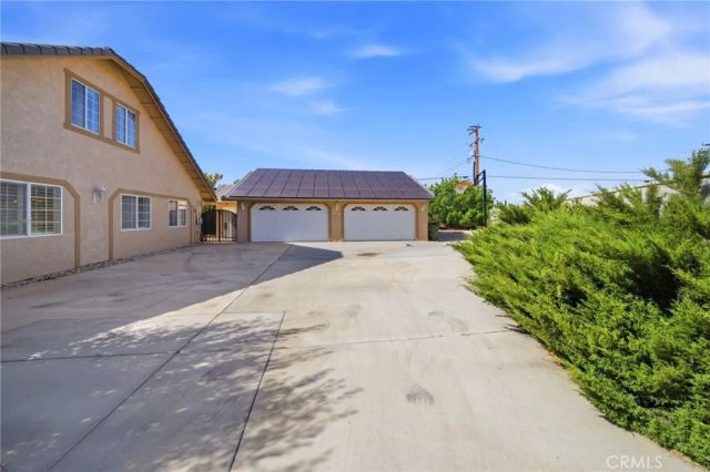 19670 Tonkawan Road, Apple Valley, CA 92307