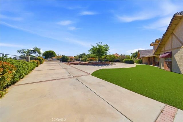 19670 Tonkawan Road, Apple Valley, CA 92307