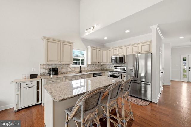 65 FEGAN RD, Bunker Hill, WV 25413