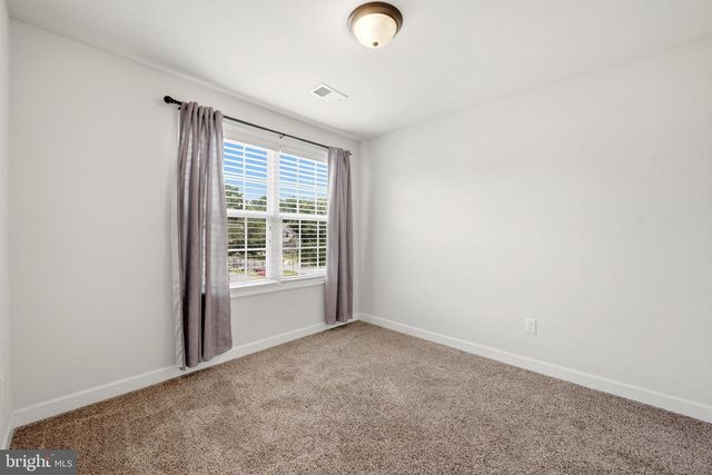 65 FEGAN RD, Bunker Hill, WV 25413
