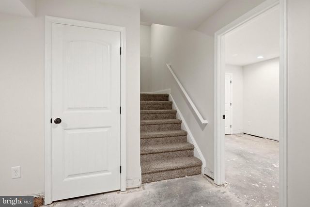 65 FEGAN RD, Bunker Hill, WV 25413