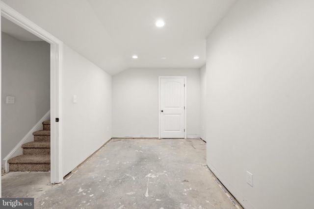 65 FEGAN RD, Bunker Hill, WV 25413