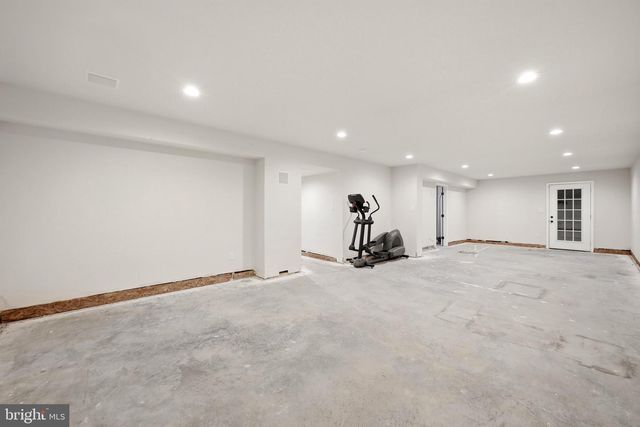 65 FEGAN RD, Bunker Hill, WV 25413