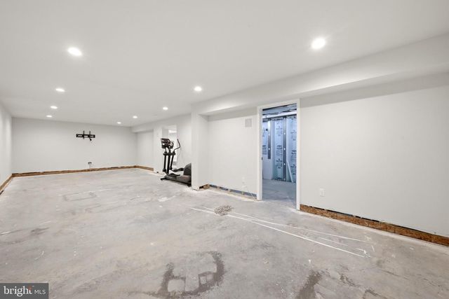 65 FEGAN RD, Bunker Hill, WV 25413
