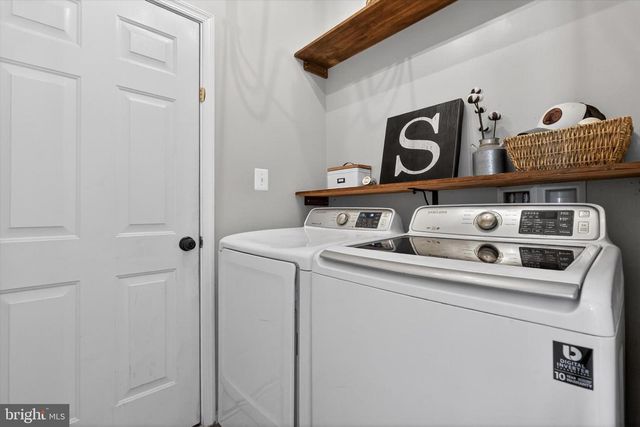 517 SANDPIPER LN, New Cumberland, PA 17070