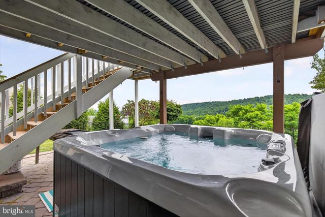 517 SANDPIPER LN, New Cumberland, PA 17070