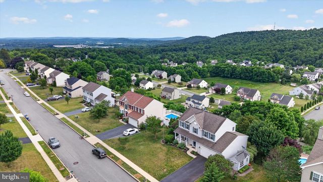 517 SANDPIPER LN, New Cumberland, PA 17070