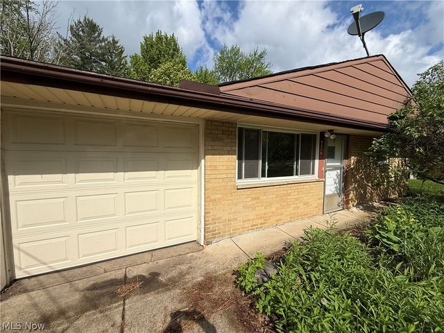 9214 Blueberry Lane, Macedonia, OH 44056