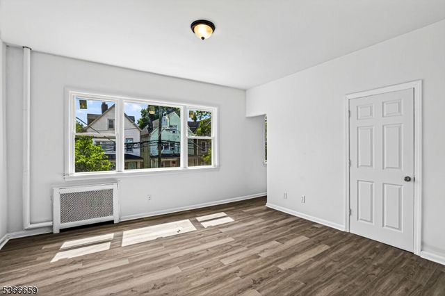 521 Fulton St, Elizabeth City, NJ 07206
