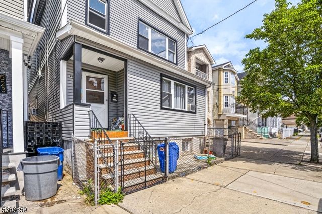 521 Fulton St, Elizabeth City, NJ 07206