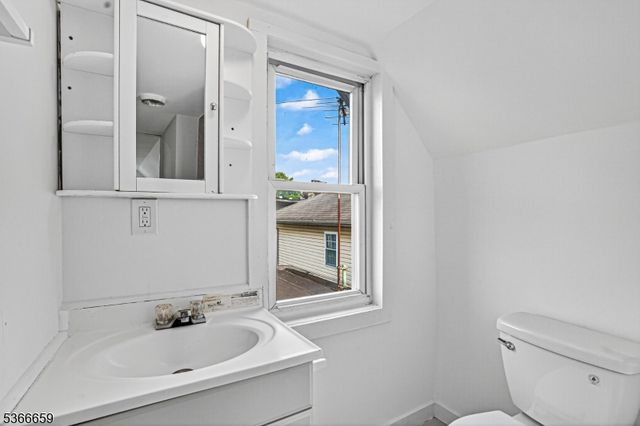 521 Fulton St, Elizabeth City, NJ 07206