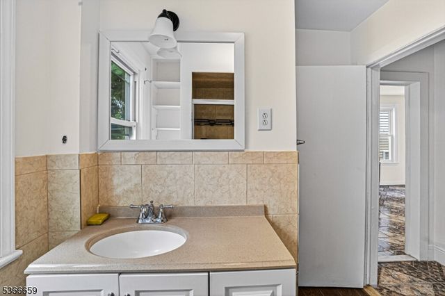 521 Fulton St, Elizabeth City, NJ 07206