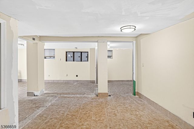521 Fulton St, Elizabeth City, NJ 07206
