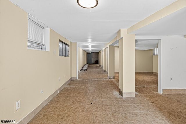 521 Fulton St, Elizabeth City, NJ 07206