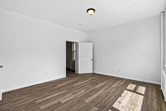 521 Fulton St, Elizabeth City, NJ 07206