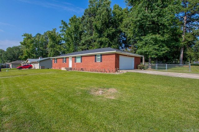 510 Rosewood Dr, Benton, AR 72015