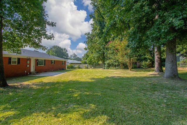 510 Rosewood Dr, Benton, AR 72015