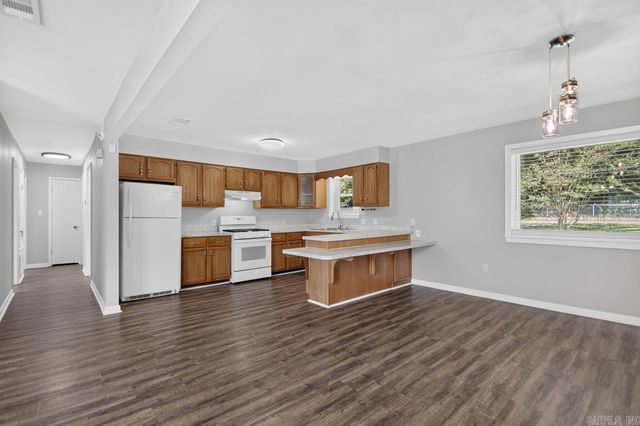 510 Rosewood Dr, Benton, AR 72015