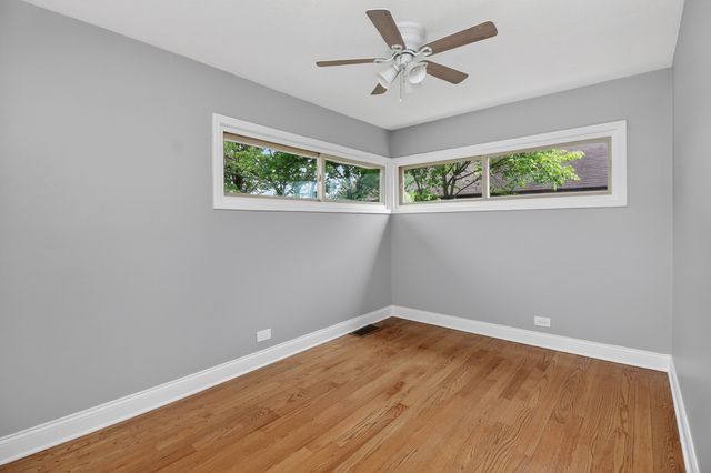 1125 SUFFOLK Avenue, Westchester, IL 60154