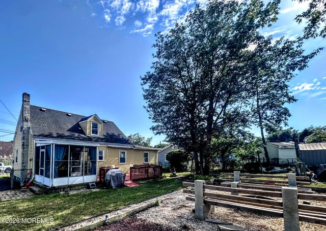371 17th Avenue, Brick, NJ 08724
