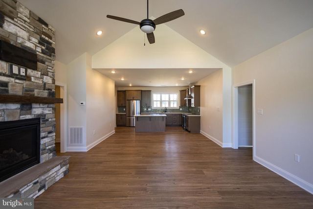 70 MIDLAND CT, Martinsburg, WV 25403