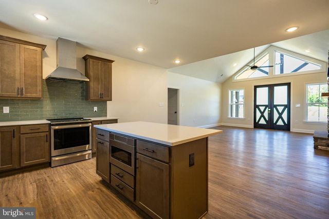 70 MIDLAND CT, Martinsburg, WV 25403