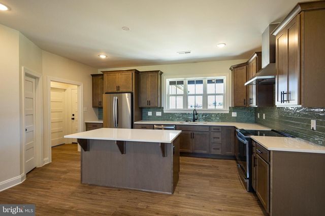 70 MIDLAND CT, Martinsburg, WV 25403
