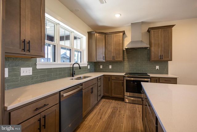 70 MIDLAND CT, Martinsburg, WV 25403