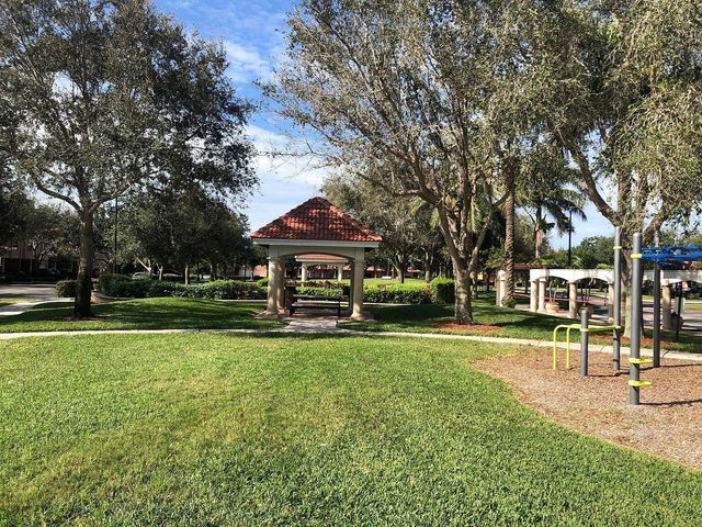 2028 Alta Meadows Lane 1006, Delray Beach, FL 33444