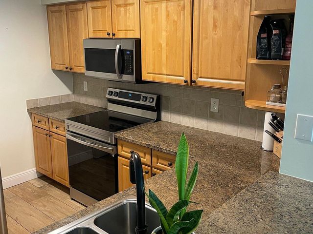 2028 Alta Meadows Lane 1006, Delray Beach, FL 33444