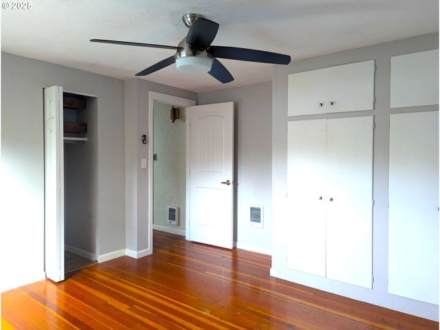 76232 BEECH St, Oakridge, OR 97463