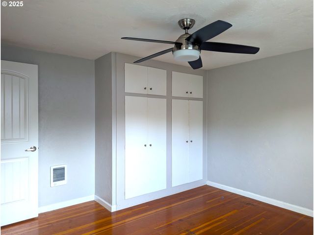 76232 BEECH St, Oakridge, OR 97463