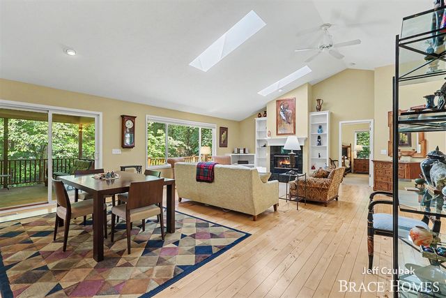 2336 Forest Trail Circle, Fennville, MI 49408