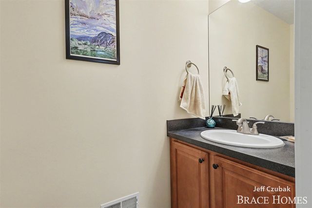 2336 Forest Trail Circle, Fennville, MI 49408