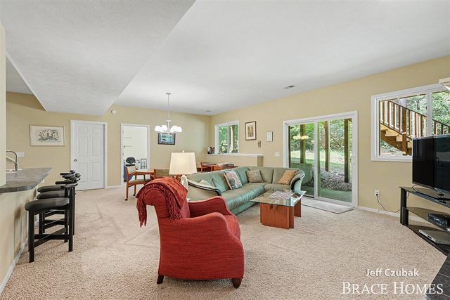 2336 Forest Trail Circle, Fennville, MI 49408