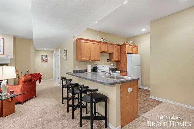 2336 Forest Trail Circle, Fennville, MI 49408