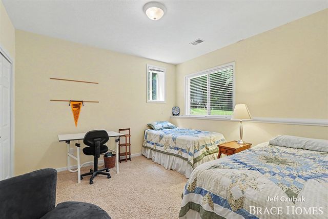 2336 Forest Trail Circle, Fennville, MI 49408