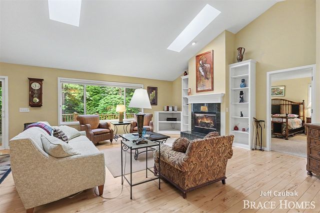 2336 Forest Trail Circle, Fennville, MI 49408
