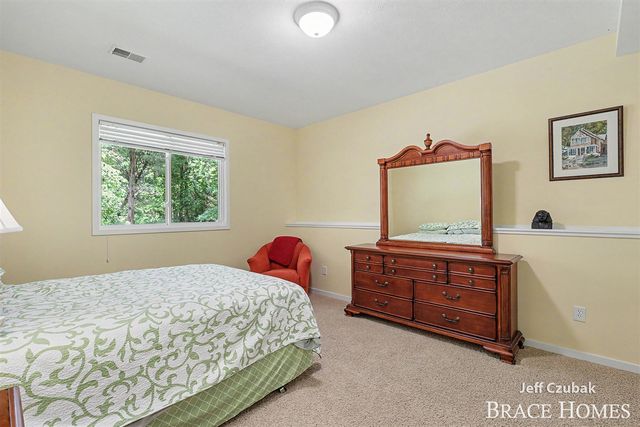 2336 Forest Trail Circle, Fennville, MI 49408