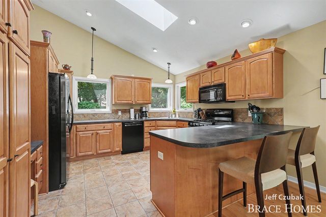 2336 Forest Trail Circle, Fennville, MI 49408
