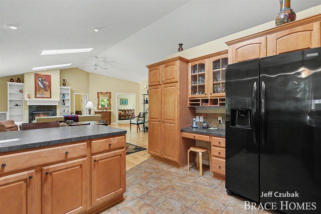 2336 Forest Trail Circle, Fennville, MI 49408