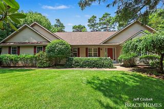 2336 Forest Trail Circle, Fennville, MI 49408