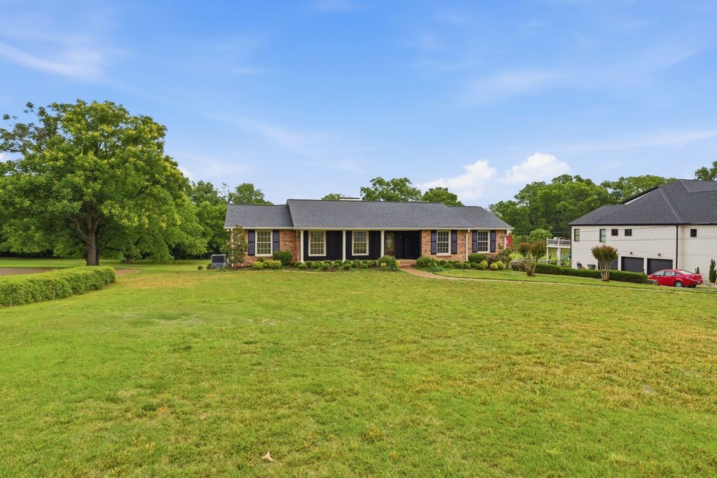 213 Rising Sun Ln, Old Hickory, TN 37138