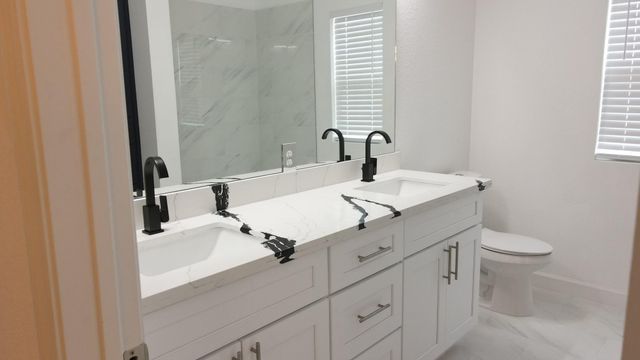 5126 Lyndhurst Drive B, Houston, TX 77033